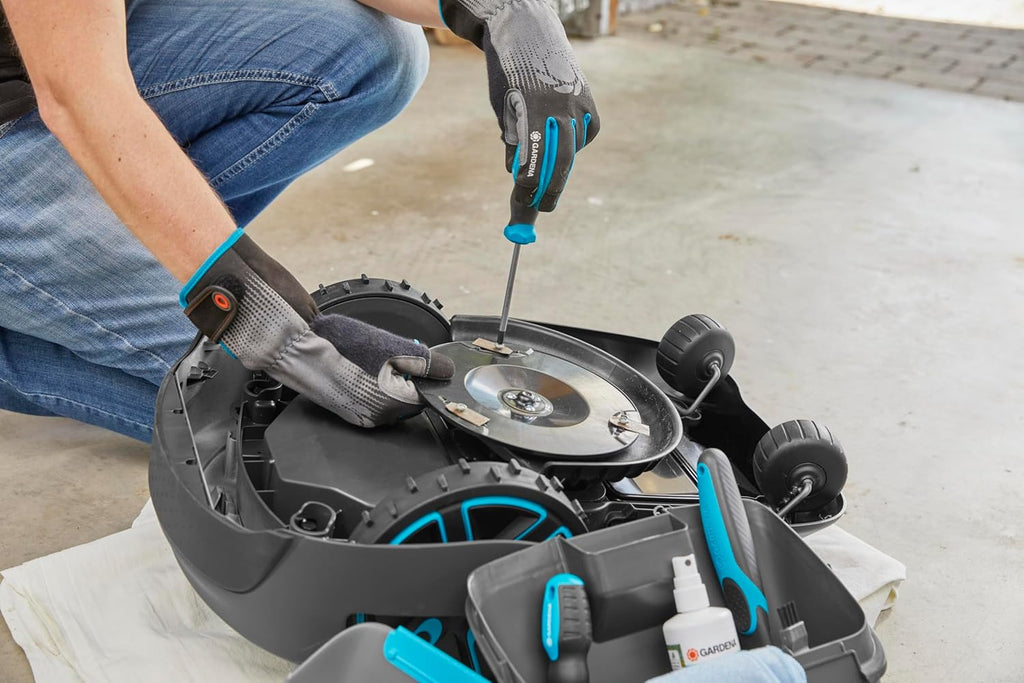 Gardena Original Garage für Mhroboter: Garage für Rasenmher, optimaler Sonnen- und Regenschutz für Rasenroboter und Ladestation (15020-20)