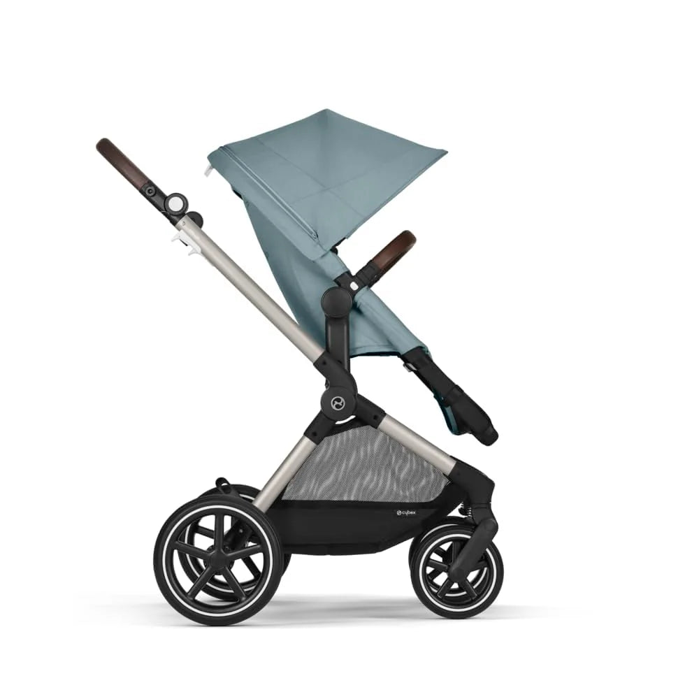 CYBEX Gold Kinderwagen EOS Lux 2-in-1 mit Babyschale Aton B2 i-Size und Babyschalen-Adapter, Reisesystem, Ab Geburt bis 22 kg (ca. 4 Jahre), Moon Black (Schwarz)