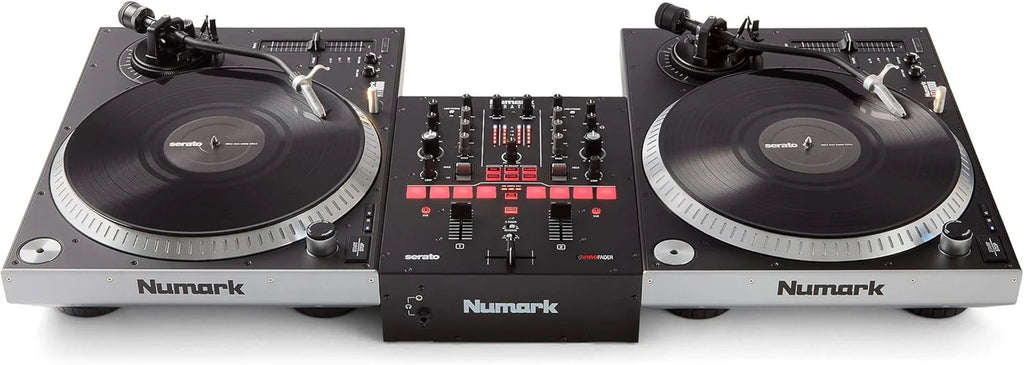 Numark Scratch - Zweikanal DJ Scratch Mixer mit Serato DJ Pro, Innofader Crossfader, DVS-Lizenz, 6 Direktzugriffseffektwählern und Performance Pads