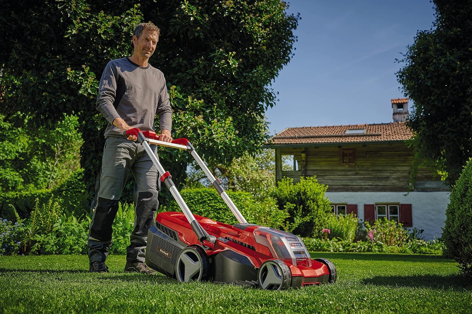 Einhell Akku-Rasenmher RASARRO 36/38 Kit Power X-Change (36 V, 38 cm Schnittbreite, 450 m, Brushless, Mulchfunktion, 45L Fangkorb, inkl. 2x 4,0 Ah Akkus + Twincharger)
