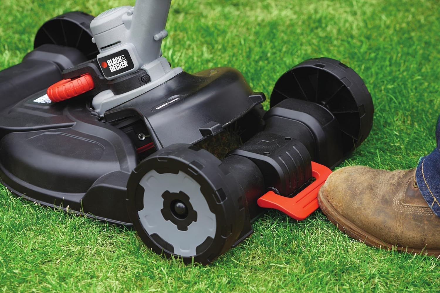 BLACK+DECKER 3-in-1 Multi-Trimmer-Set Rasentrimmer mit Akku Rasenkantenschneider (18V 2,0Ah Rasentrimmer mit Rasenmäheraufsatz, speziell für kleinste Rasenflächen und schwieriges Gelände) STC1820CM