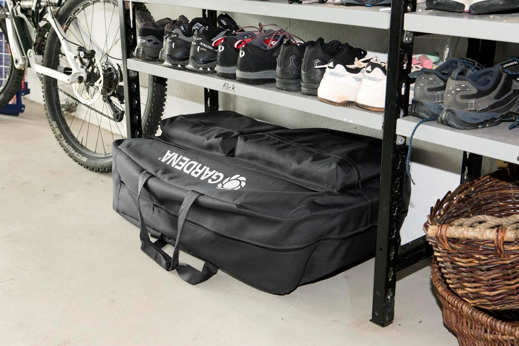 Gardena Original Garage für Mhroboter: Garage für Rasenmher, optimaler Sonnen- und Regenschutz für Rasenroboter und Ladestation (15020-20)