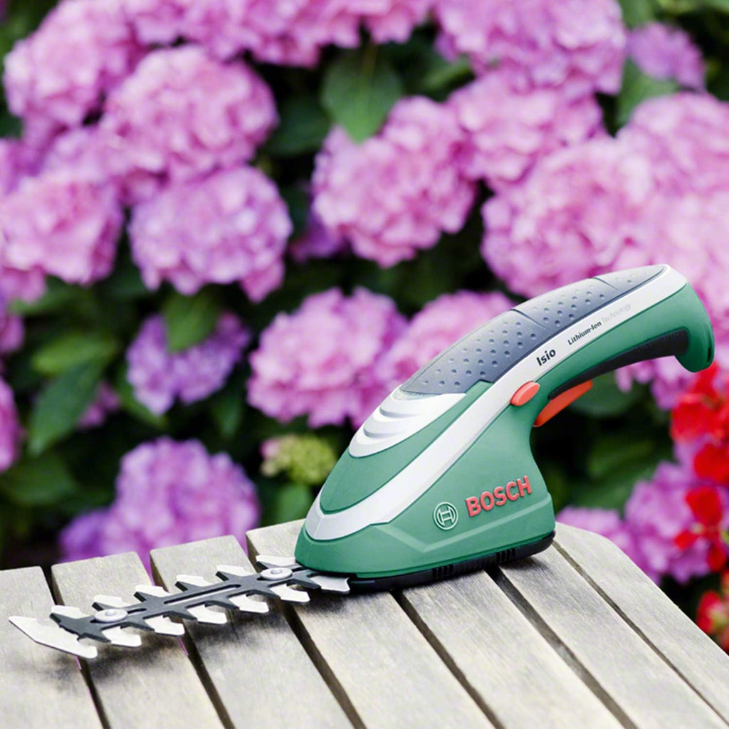 Bosch Akku Grasscheren Set Isio (3,6 Volt, Messerlnge 12 cm, Messerabstand 8 mm, mit XL-Gartenhandschuhen inklusive, in Softcase) – Amazon Edition