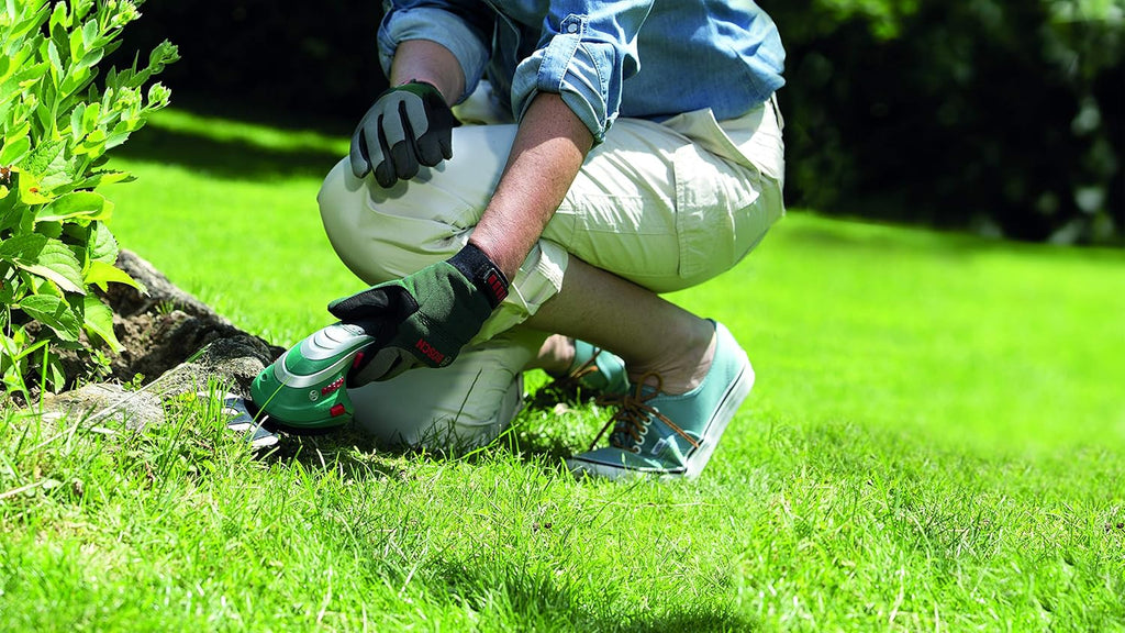 Bosch Akku Grasscheren Set Isio (3,6 Volt, Messerlnge 12 cm, Messerabstand 8 mm, mit XL-Gartenhandschuhen inklusive, in Softcase) – Amazon Edition